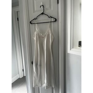 Vintage Victorias Secret Gold Label Ivory Lace Trim Chemise Nightgown Small